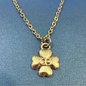 Silver Clover Pendant Necklace